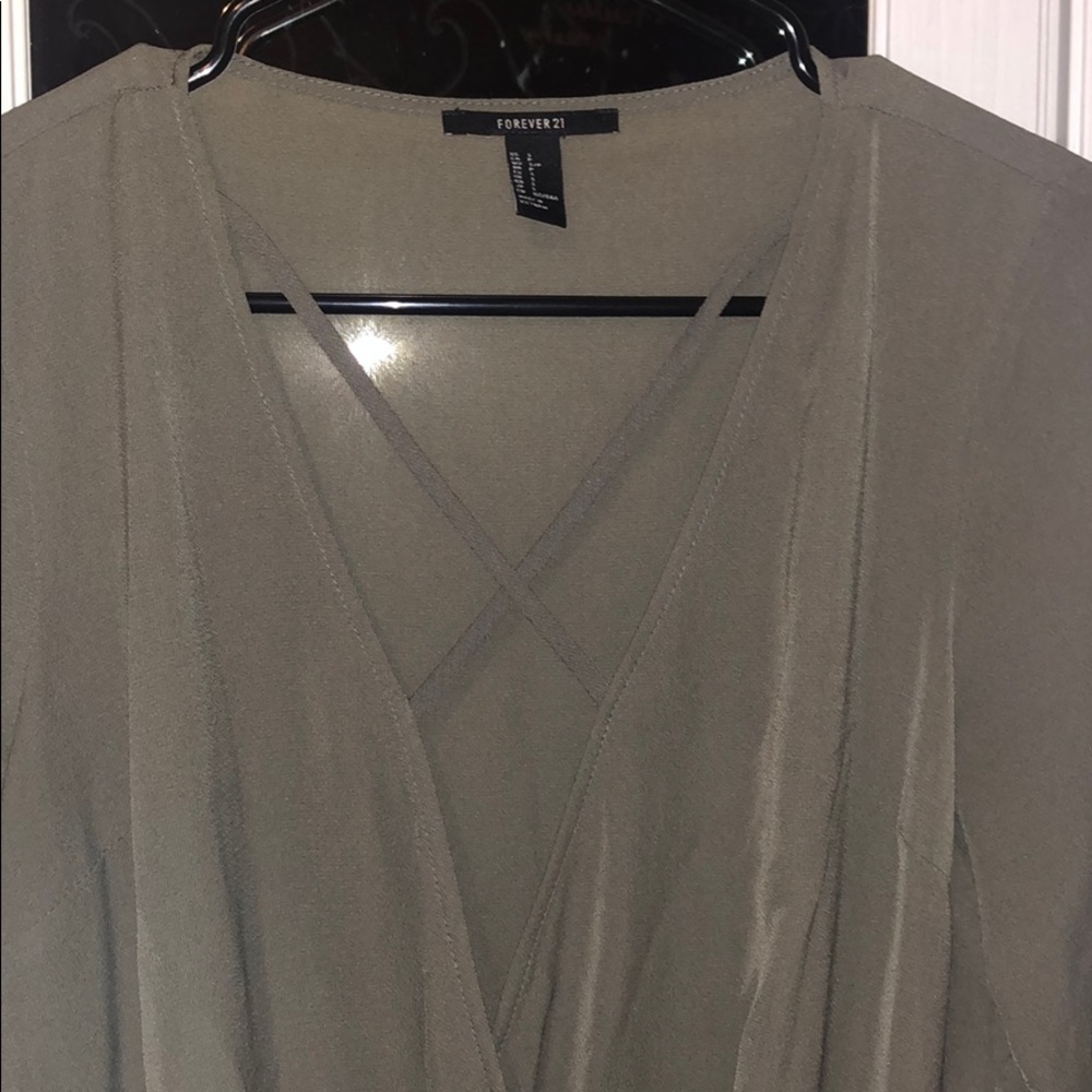 Deep v neck blouse - Picture 2 of 5